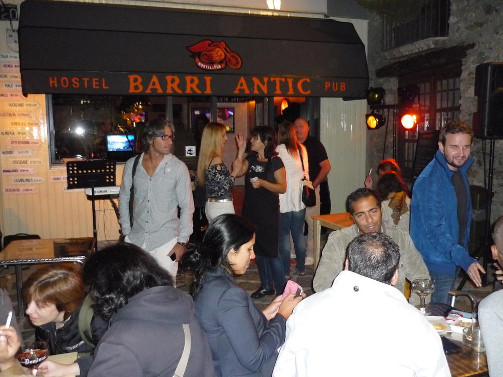Barri Antic Hostel & Pub Andorra-a-Velha Exterior foto
